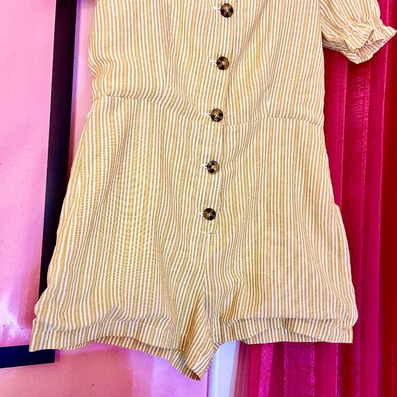 Francesca’s Sugar Cookie Yellow Striped Romper Button Down Jumpsuit Womens Large - Picture 2 of 4
